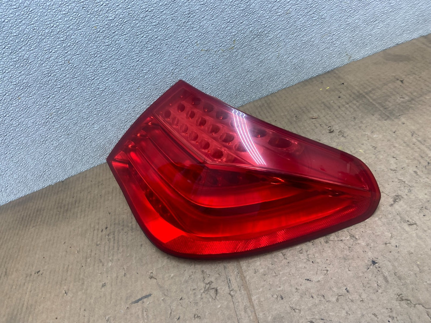 2009 to 2012 Bmw 7-Series F01 F02 750i Right Passenger Tail Light AA6840 DW1