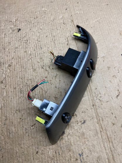 2004 to 2010 Toyota Sienna Left Side Climate Switches Bezel Trim AF1691 DG1