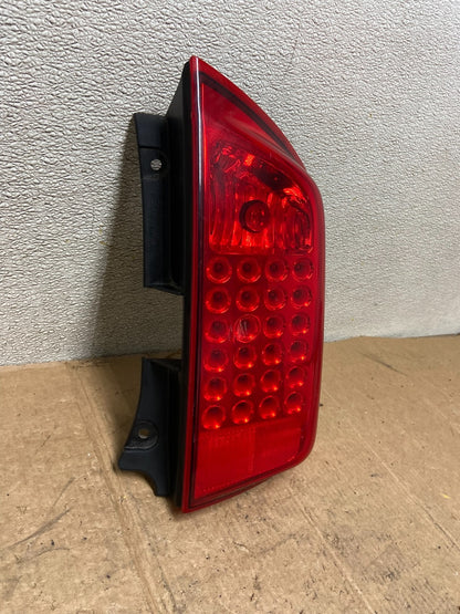 2004 to 2010 Infiniti Qx56 Right Passenger RH Side Tail Light AA35502
