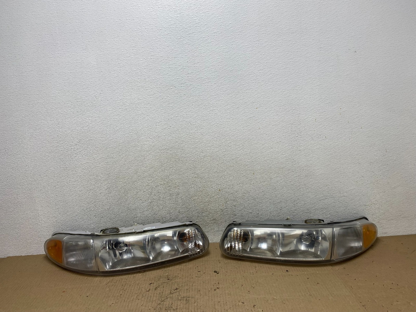 1997-2005 Buick Century Left+Right Side Headlights Halogen AG6531 DW0