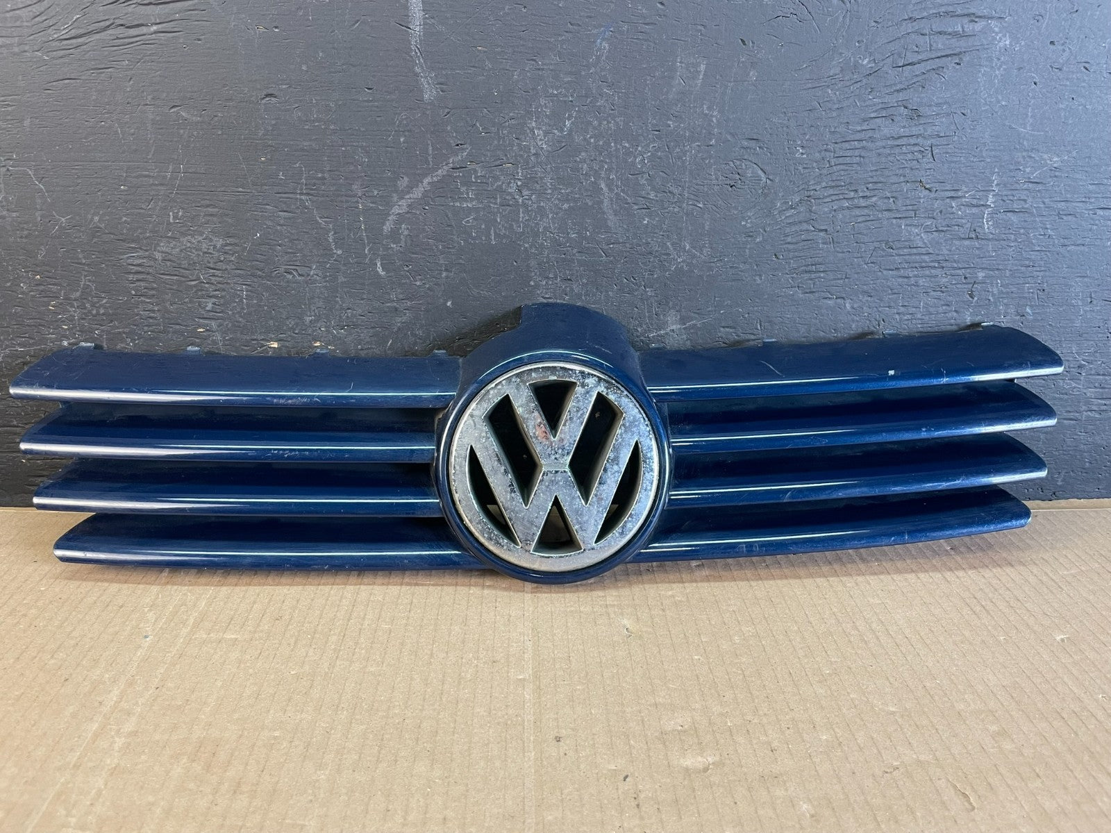 1999-2005 Volkswagen Jetta Front Upper Grille Grill Chrome OEM AC2053 DG0