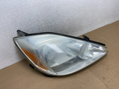 2004-2005 Toyota Sienna Right Passenger Halogen Headlight AG4560 DW2