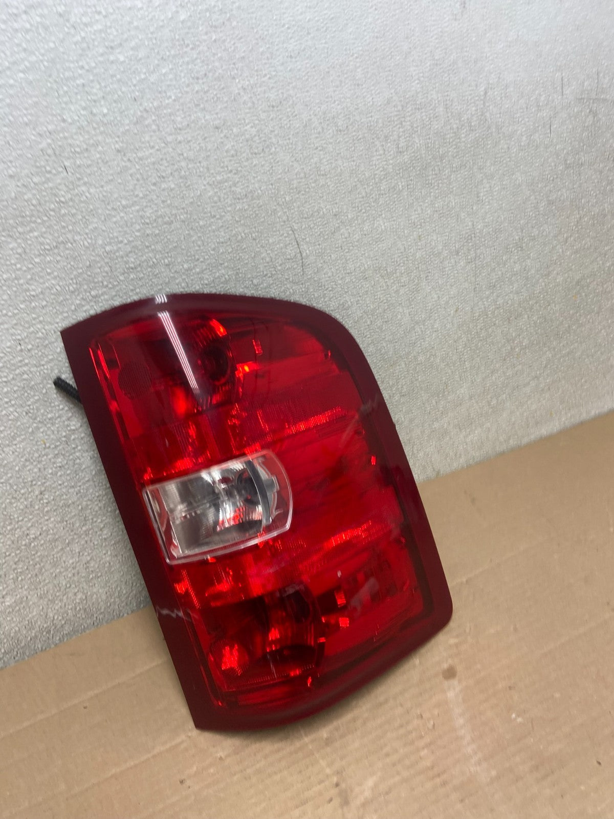 2007 to 2013 Chevrolet Silverado Right Passenger RH Side Tail Light AA8701 LK2