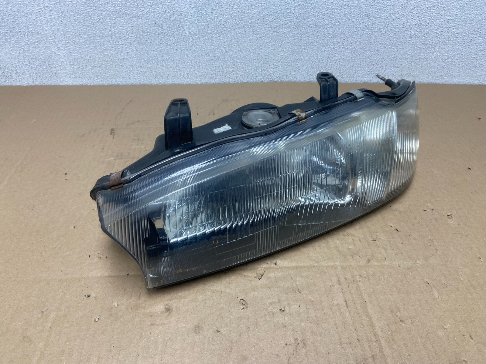 1995-1996 Subaru Legacy Outback Left Driver LH Side Headlight AB6185 DW2