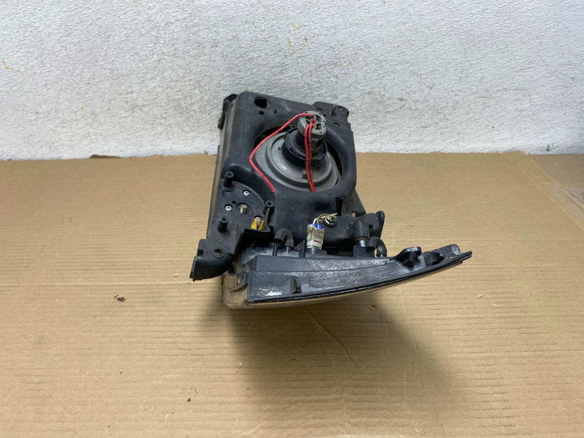 1990 to 1994 Lexus LS400 Right Passenger Side Halogen Headlight OE AH2386 DG6