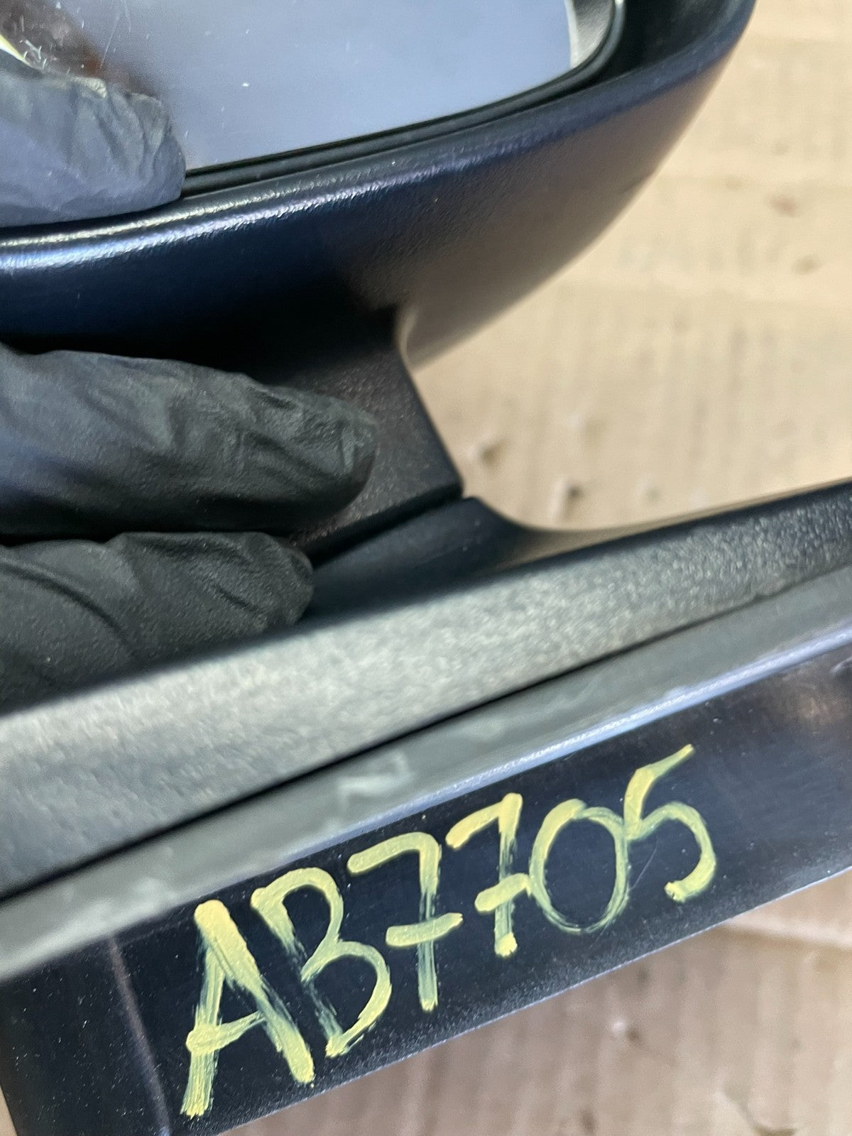 2003 to 2009 Kia Sorento Left Driver LH Door Mirror OEM AB7705 MS10