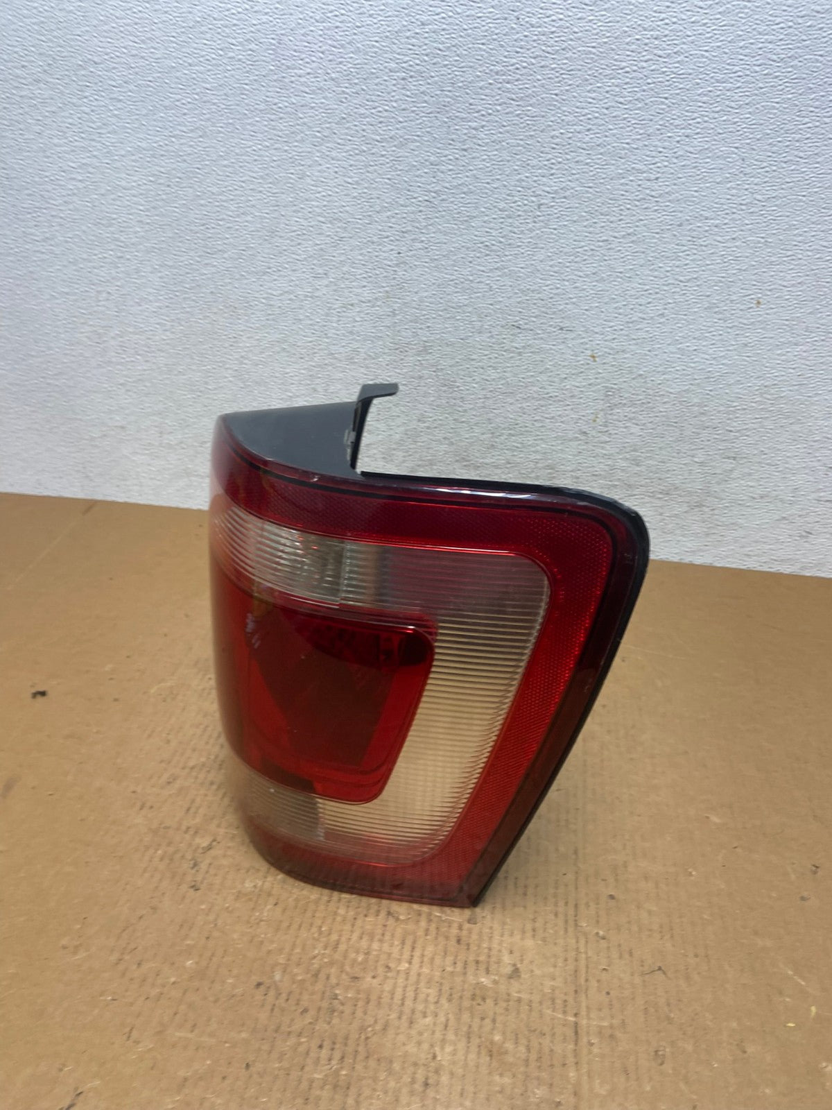 2008 to 2012 Ford Escape Right Passenger RH Side Tail Light AE0451 LK1
