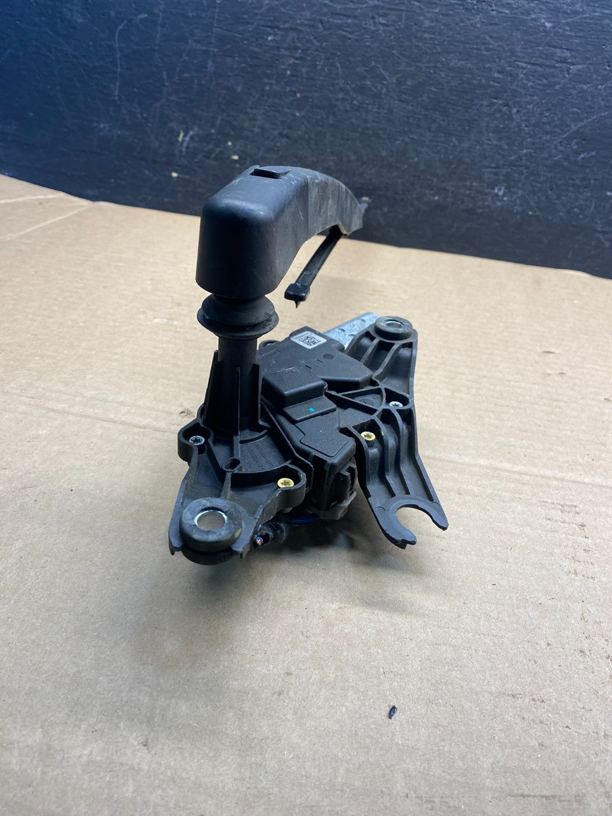 2020 to 2023 Ford Explorer Rear Windshield Wiper Motor ae0044 DG4