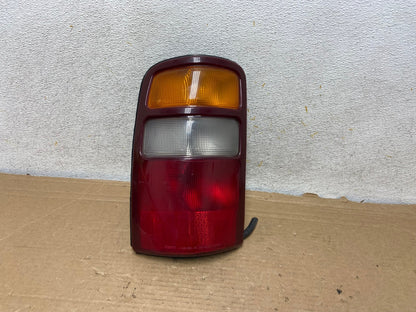 2000 - 2006 Chevrolet Suburban Tahoe Yukon Left Driver LH Tail Light AH8855 LK0