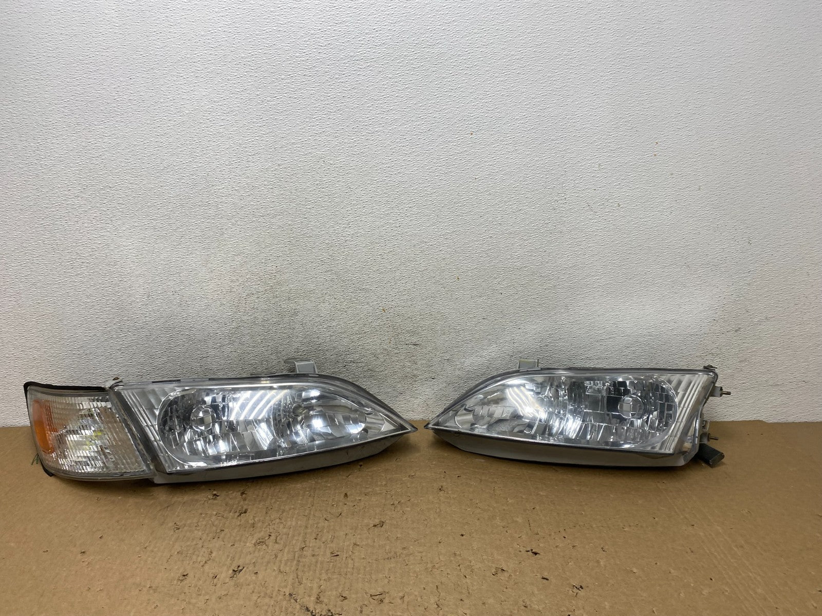 1997-2001 Lexus Es300 Left+Right Headlights Halogen AF8213 DW0