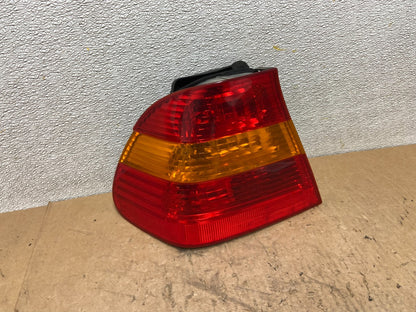 2002 -  2005 BMW 3 E46 Series Left Driver Side Lh Tail Light AA0071 DW0