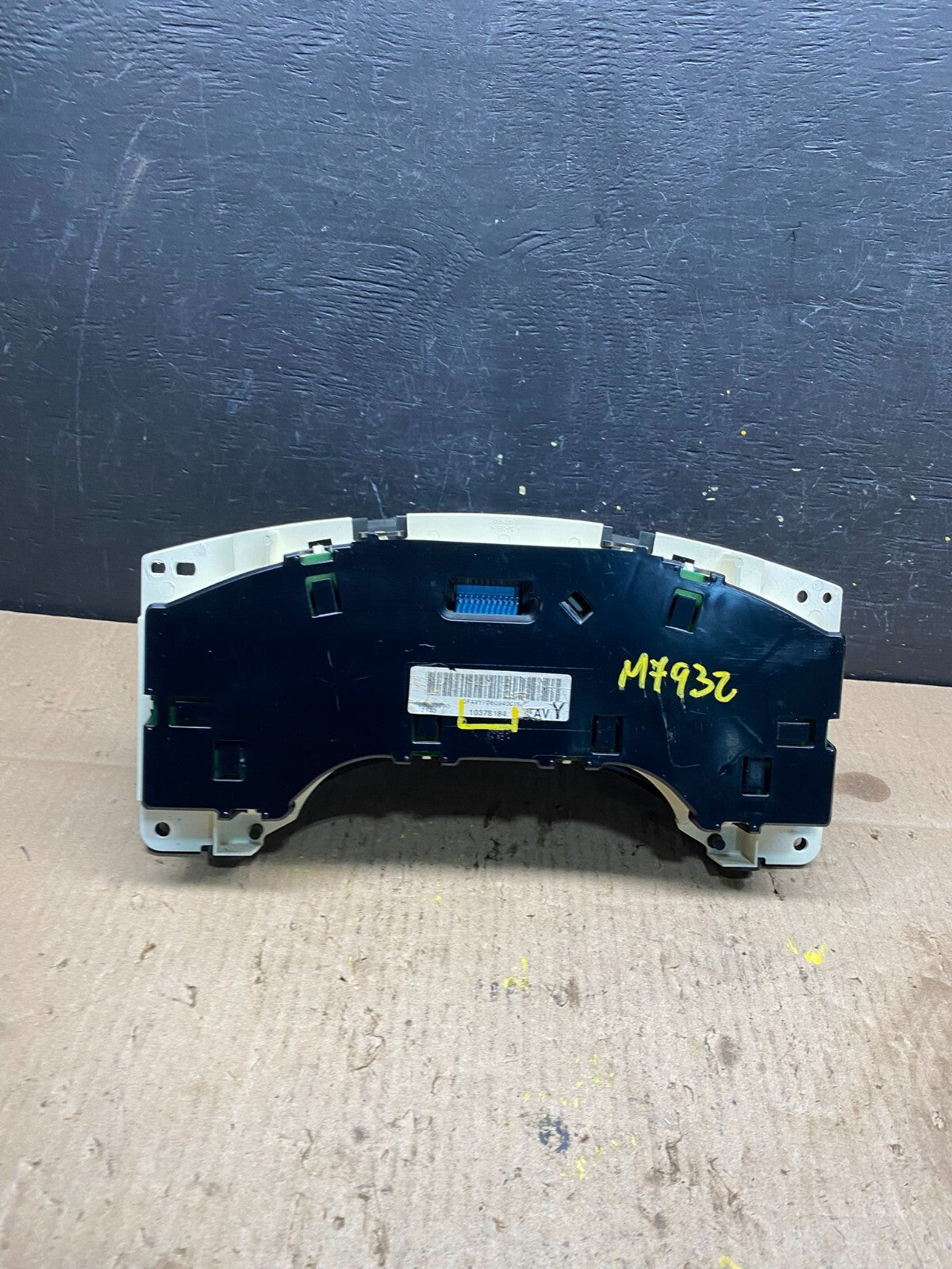 2004 to 2007 Chevrolet Express Speedometer Cluster Gauge M7932 PS4