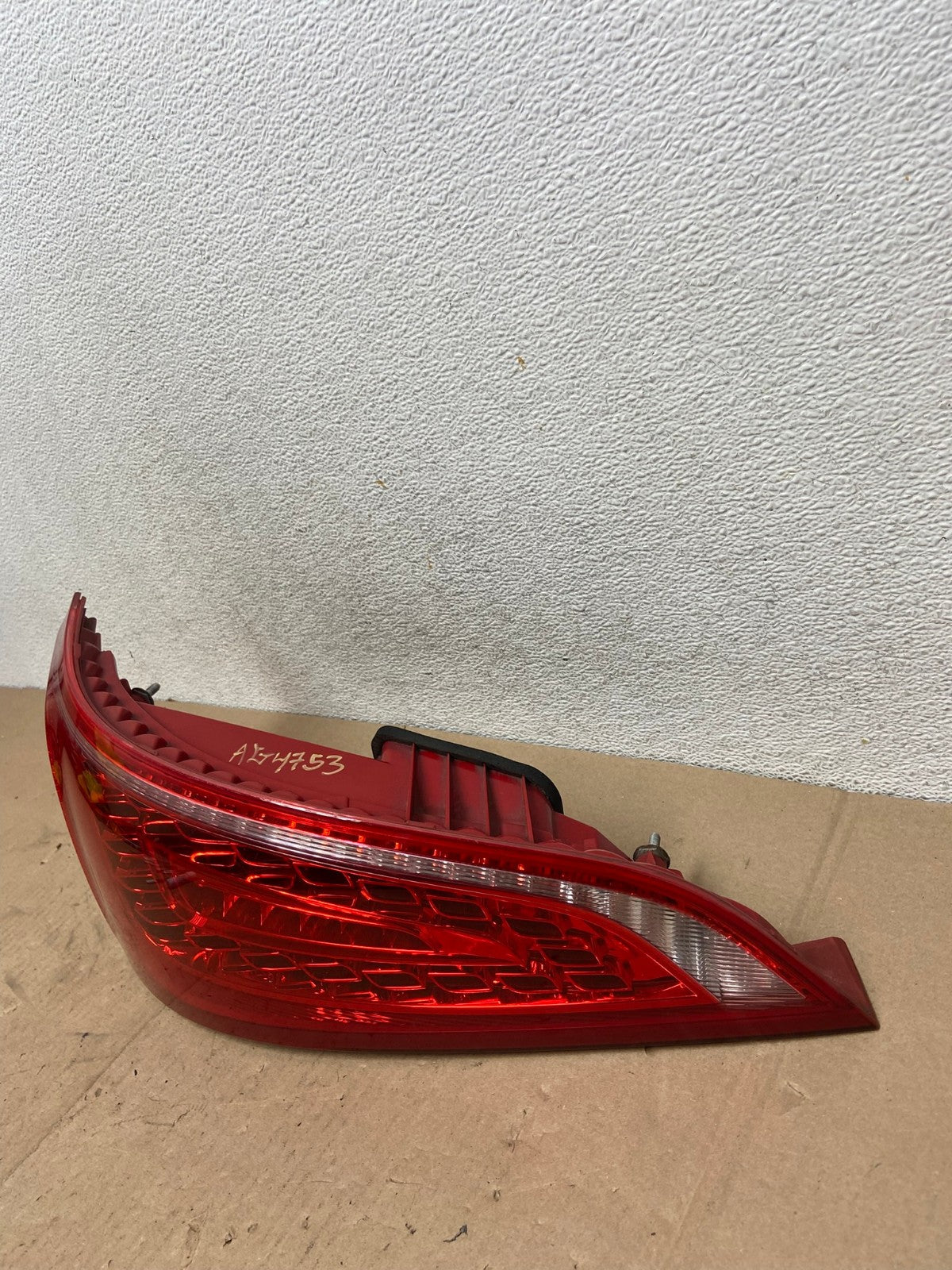 2009 to 2012 Audi Q5 Left Driver LH Side Tail light AG4753 LK2