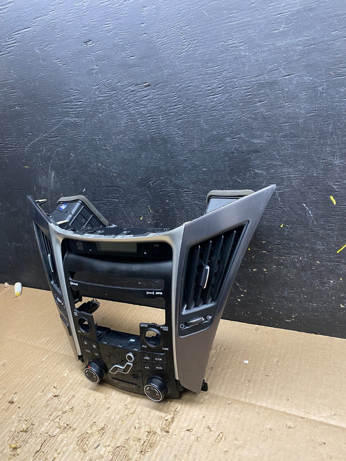 2011 to 2014 Hyundai Sonata Center Radio Climate Control Air Vent Bezel v7433 DG2