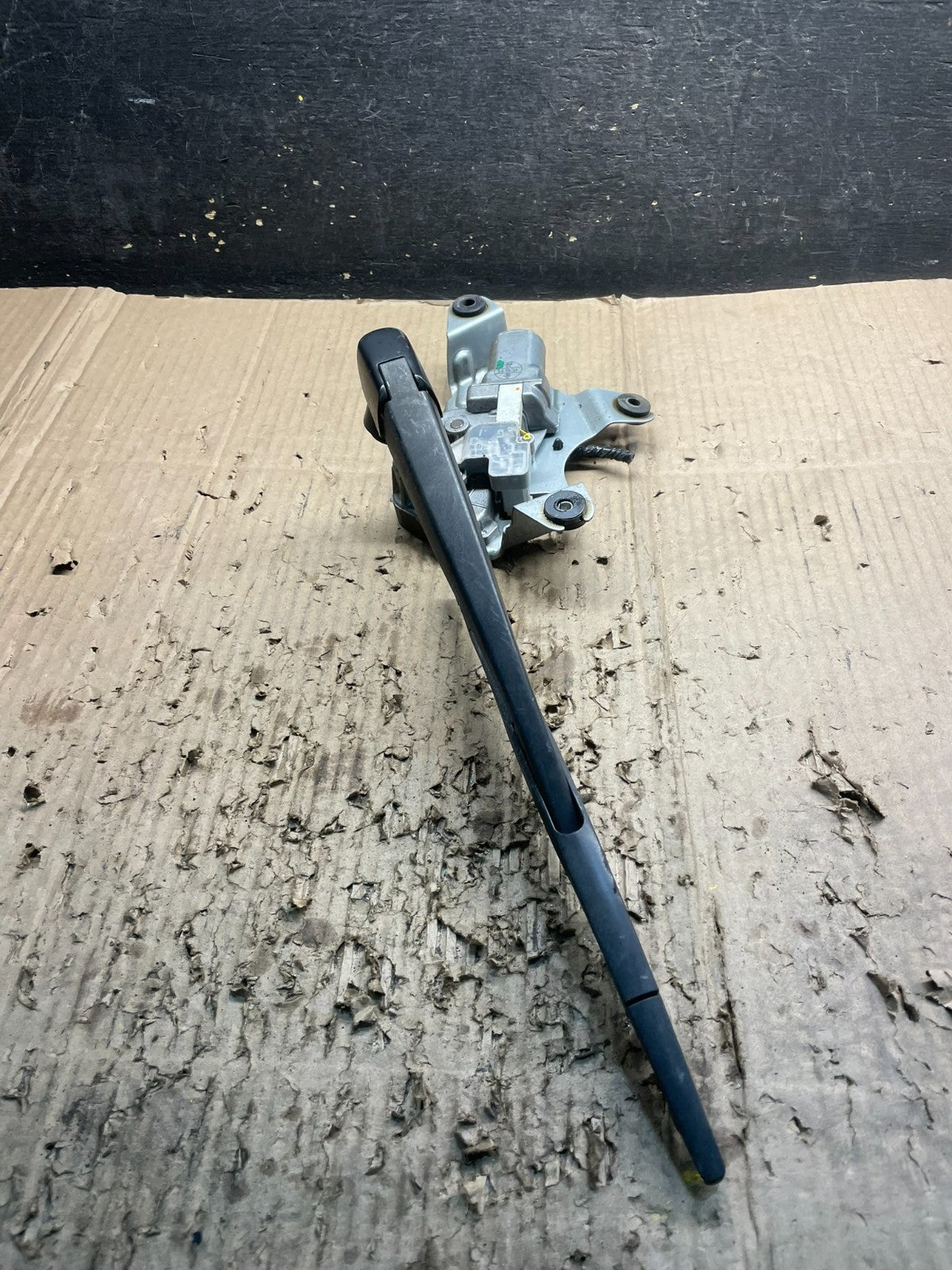 2011 to 2017 Nissan Quest Rear Wiper Motor X4007 PS2