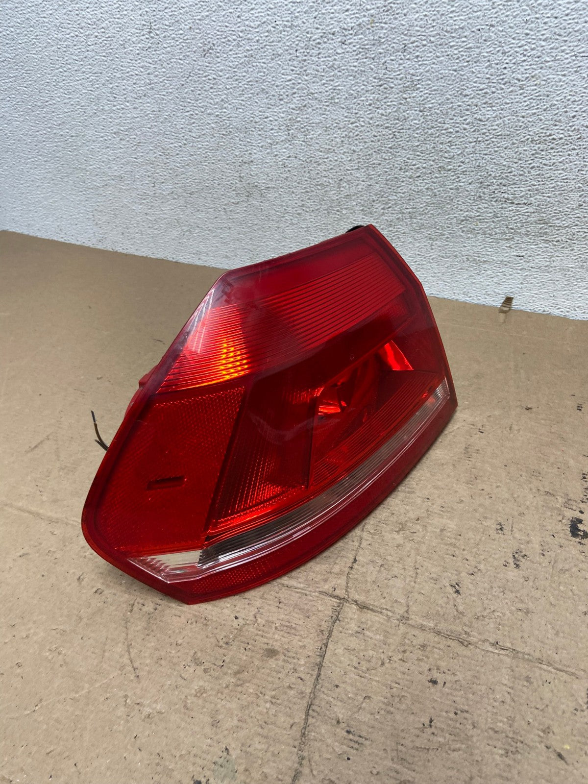 2012 to 2015 Volkswagen Passat Left Driver Lh Side Tail light AF5749 LK2