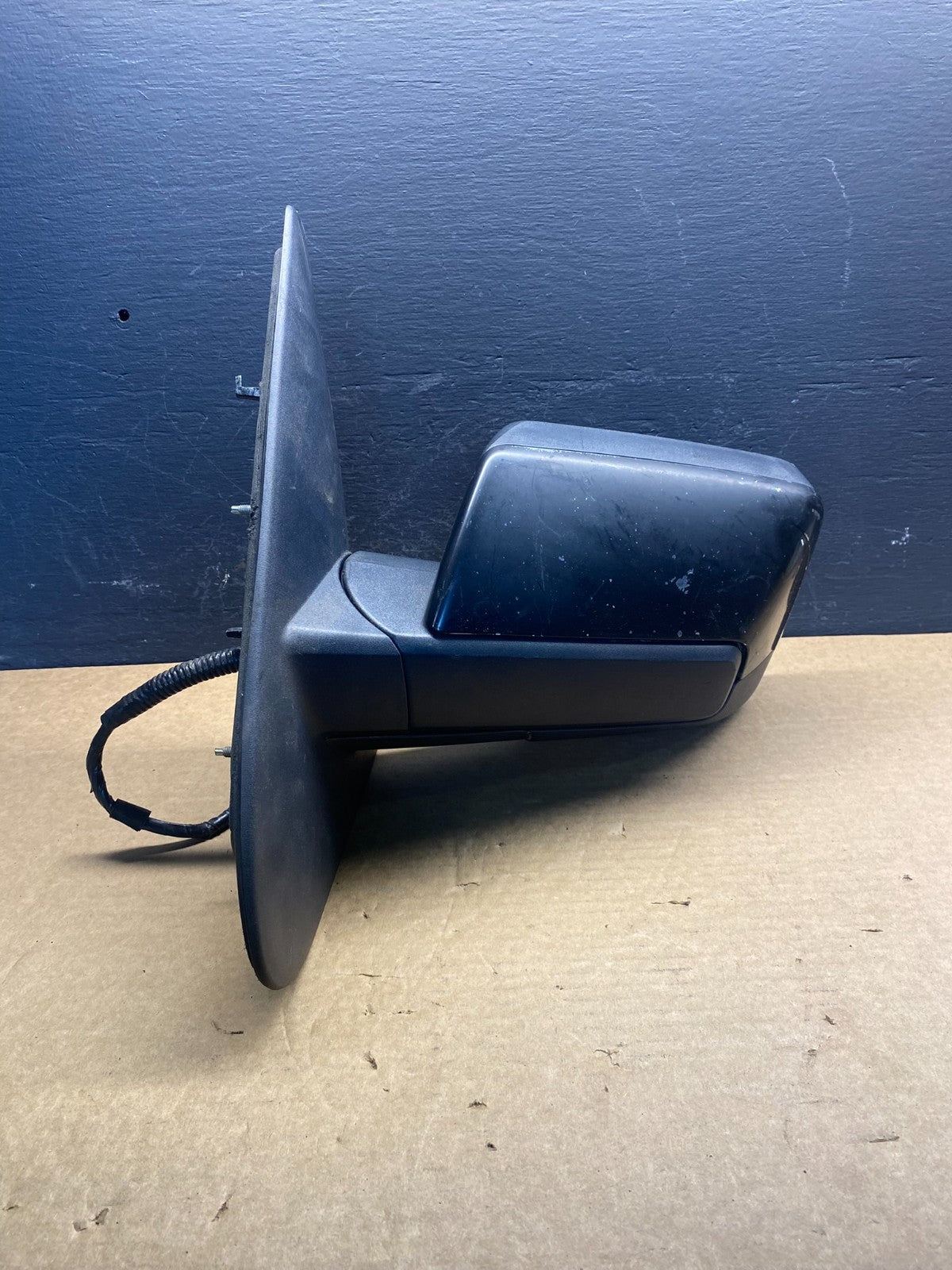 2003 to 2006 Lincoln Navigator Left Driver View Heated Door Mirror AC8069 DG0