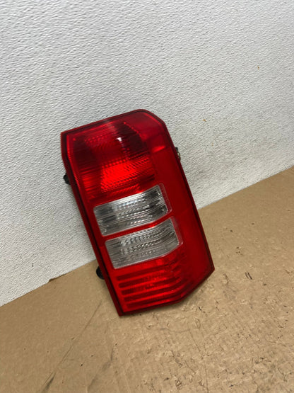 2008-2016 Jeep Patriot Right Passenger Rh Side Tail Light AG1170 LK2