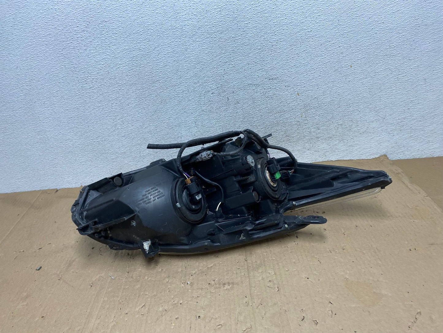2010 - 2011 Toyota Prius Left Driver LH Blue Halogen Headlight AE9283 LK4