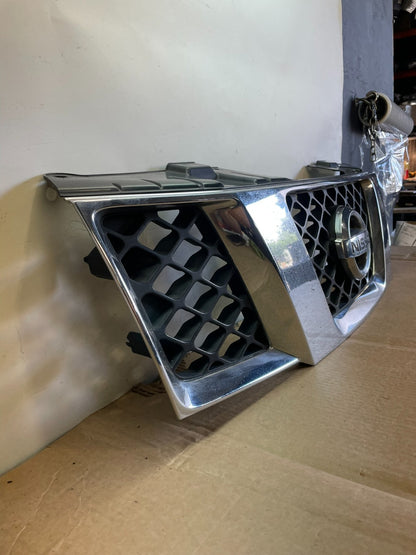 2005 2006 2007 Nissan Pathfinder Chrome Front Upper Grill Grille AG3135 DG2