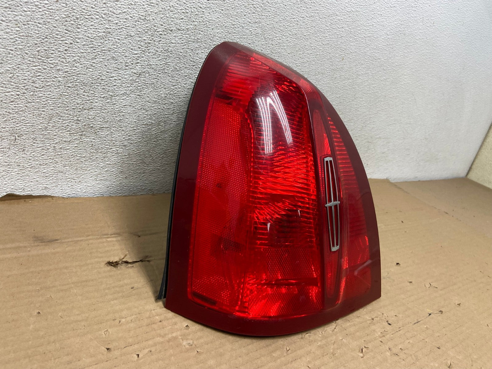 1998 to 2002 Lincoln Town Car Left Driver Lh Tail Light AG8174 LK1