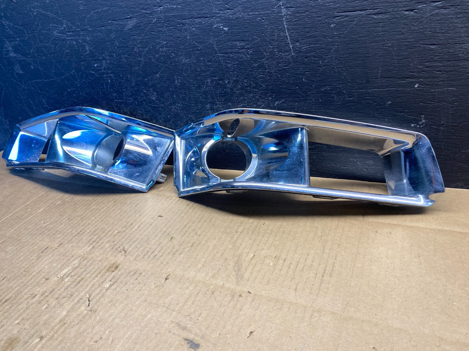 2008 to 2014 Cadillac CTS Left+Right Set Fog Light Cover ad5059 DG1