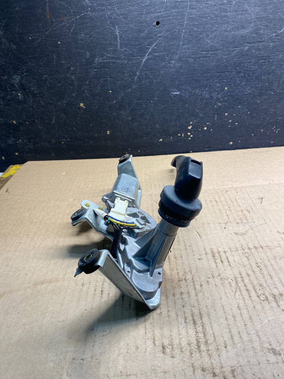 2003 to 2005 Subaru Forester Rear Wiper Motor 86510SA070 Z4865 PS4