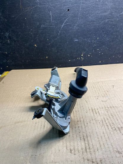 2003 to 2005 Subaru Forester Rear Wiper Motor 86510SA070 Z4865 PS4