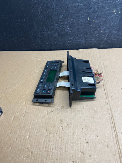 2003 to 2006 Lincoln Town Car Climate Control Panel ae4266 DG2