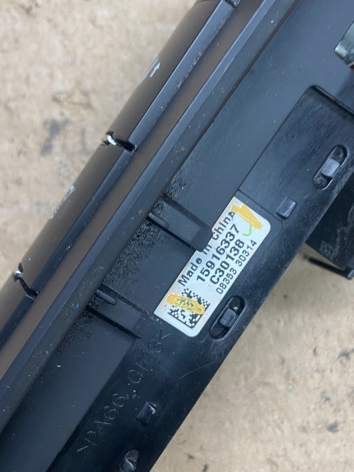 2007 - 2014 Chevrolet Tahoe Yukon Pedal Traction Control Switch AH5341 DG5