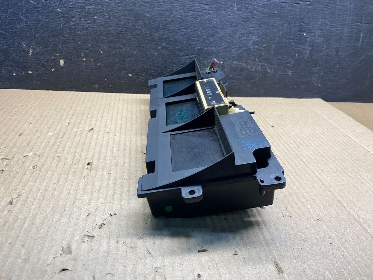 1993-1994 Lincoln Town Car Speedometer Gauge Cluster F3VF-10849-BA ai4904 DG1