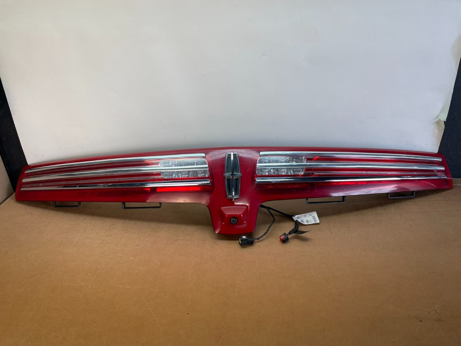 2010 to 2019 Lincoln Mkt Trunk Center Tail Light Panel Camera ag0785 DG0