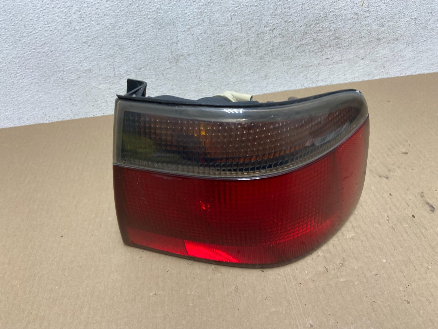 1998 to 2004 Cadillac Seville Right Passenger RH Tail Light AE6980 DG0
