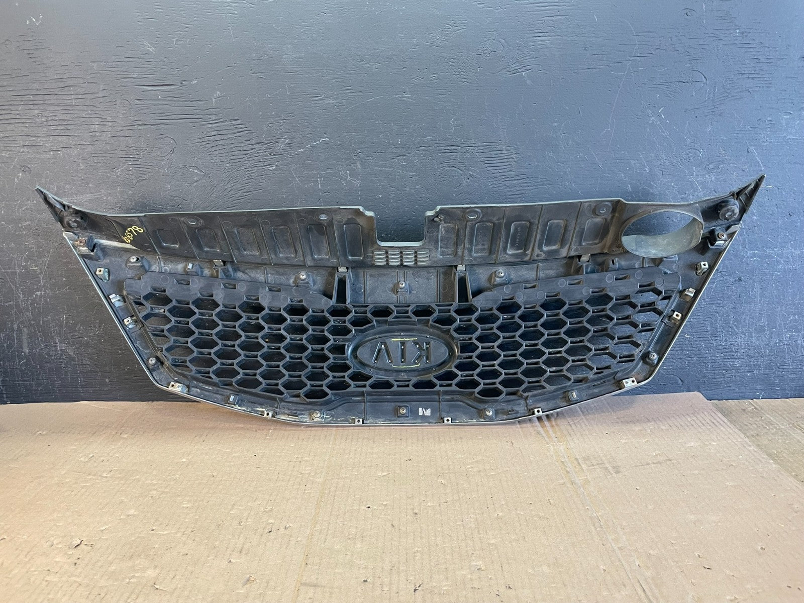 2011 2012 2013 Kia Sorento Front Upper Grill Grille AD8578 DG4