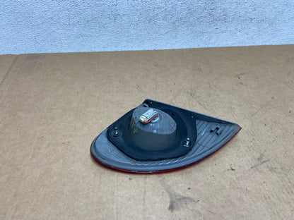 2003-2008 Toyota Corolla Inner Passenger Right RH Side Tail Light AE3117 LK4