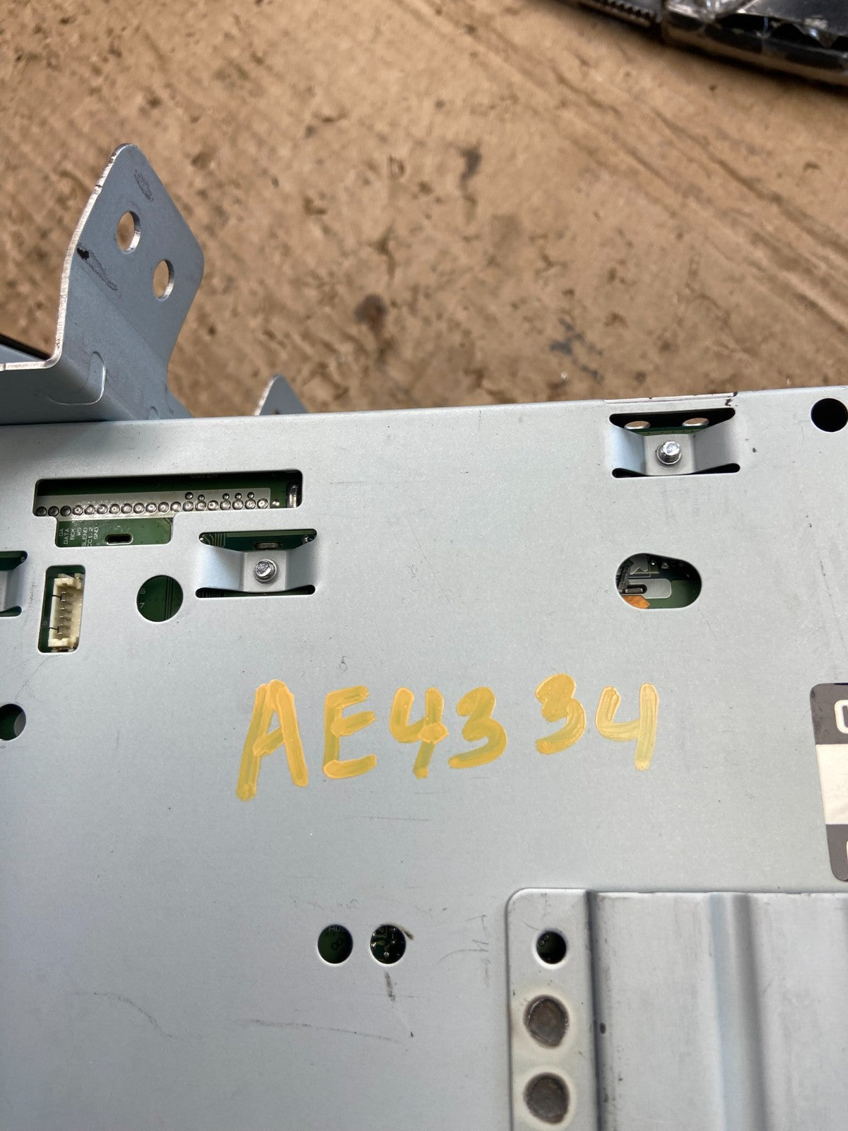 2013 to 2014 Hyundai Santa Fe AM/FM Radio CD Player AE4334 DW6