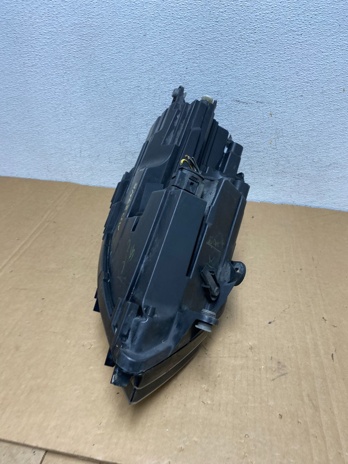 2011 to 2014 Volkswagen Jetta Left Driver LH Headlight Halogen AD2748 DW6