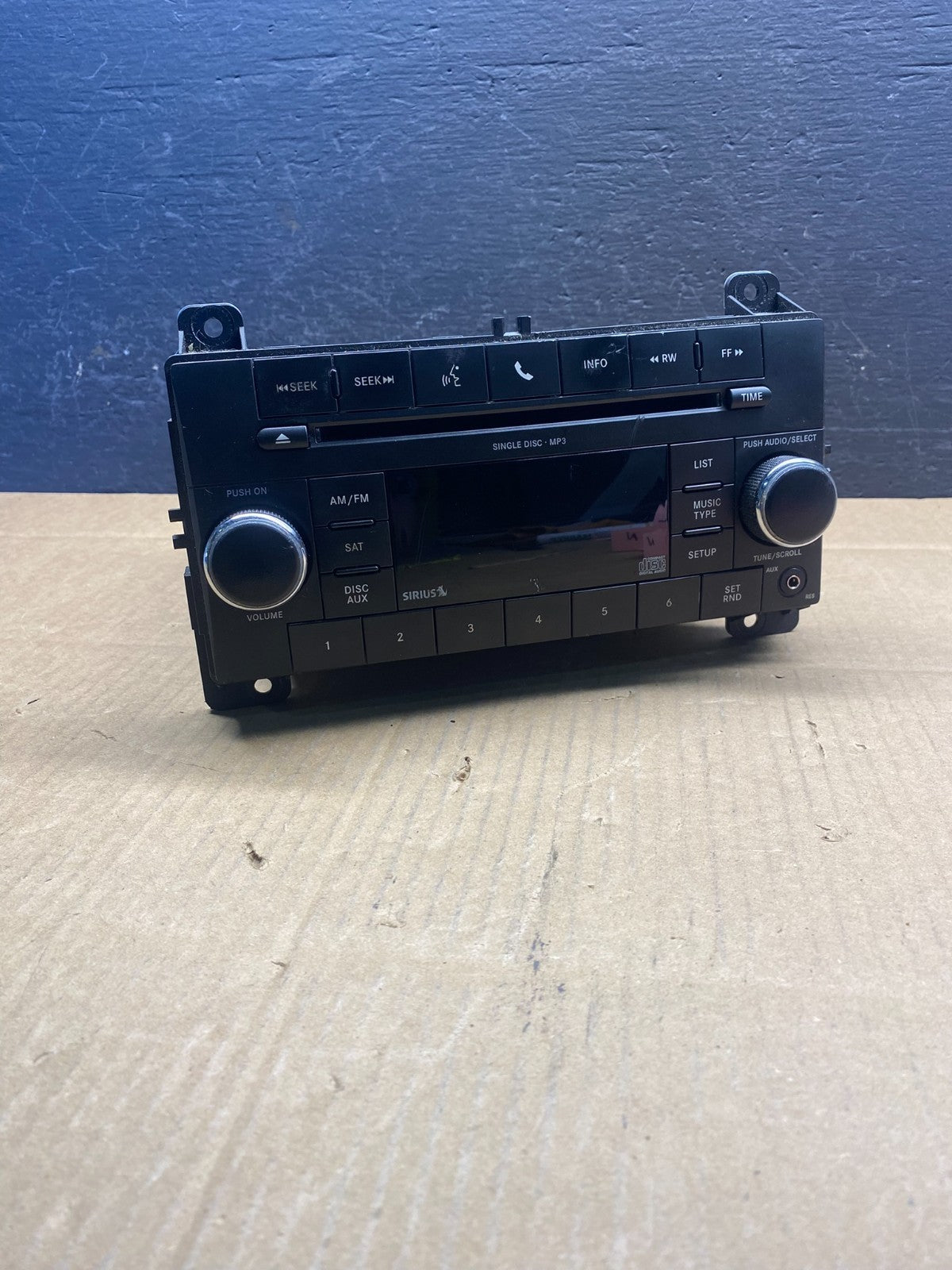 2011 2012 2013 Dodge Journey AM FM Radio Disc CD Player Receiver AD1557 DW4