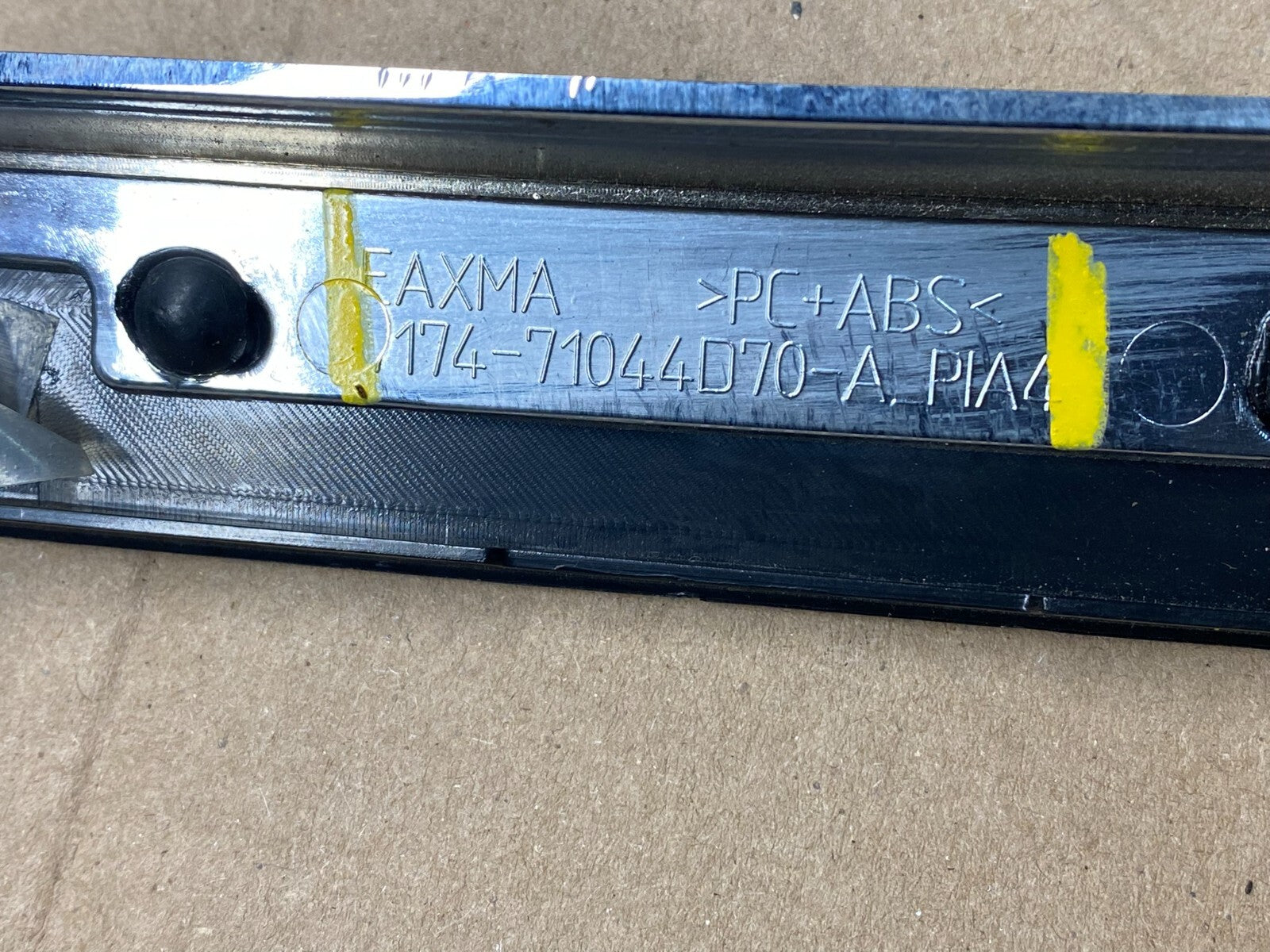 2007 to 2014  Lincoln Navigator Speedometer Dash Trim Bezel w Air Vent J9626 DG6
