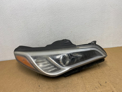 2015-2017 Hyundai Sonata Right Passenger RH Side Halogen Headlight AD0688 DW0