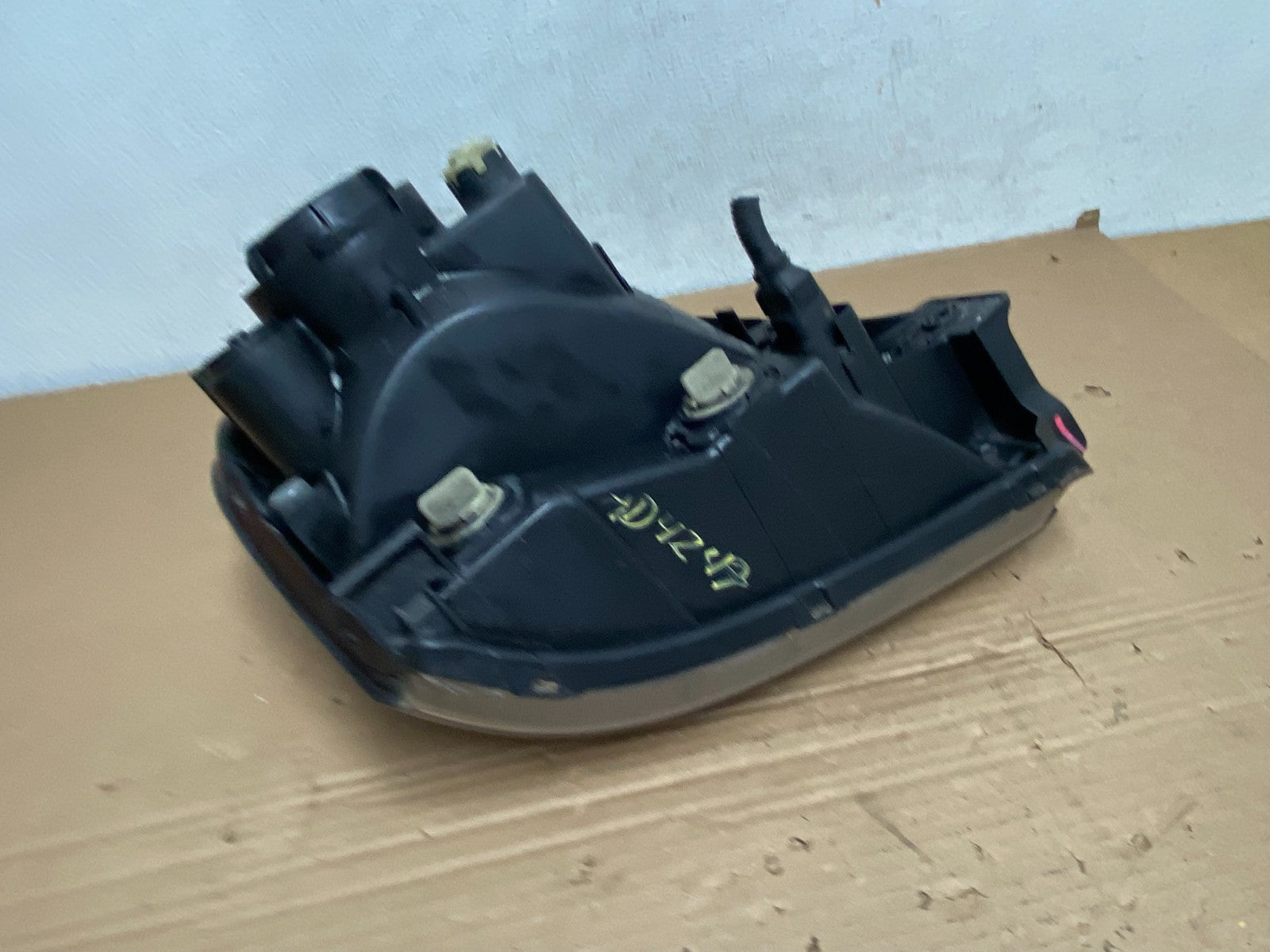 2005 to 2008 Hyundai Tucson Left Driver LH Side Headlight AD4247 DW5