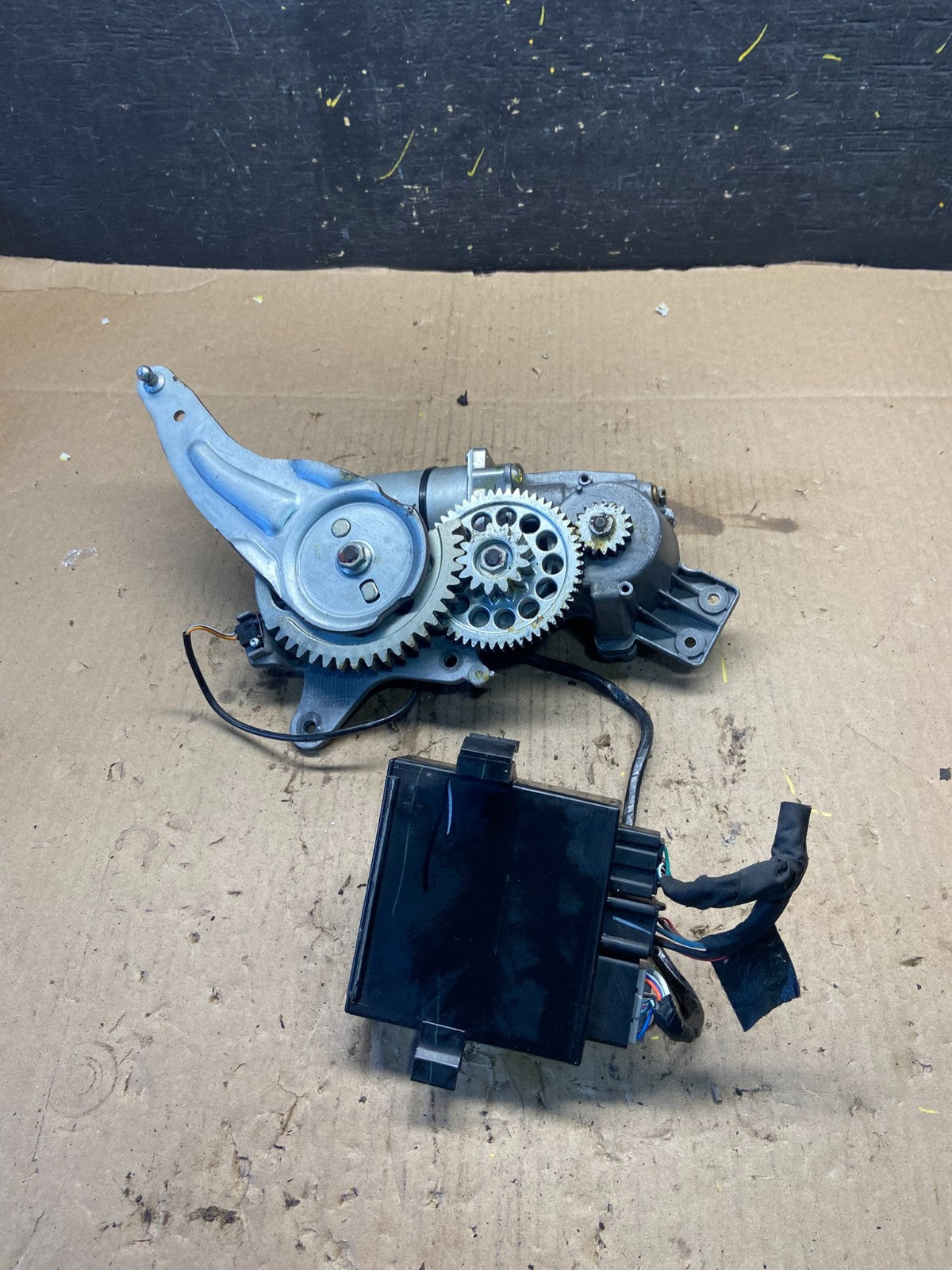 2009-2012 GMC Acadia Power Motor Liftgate Tailgate Control Module t4282 DG0