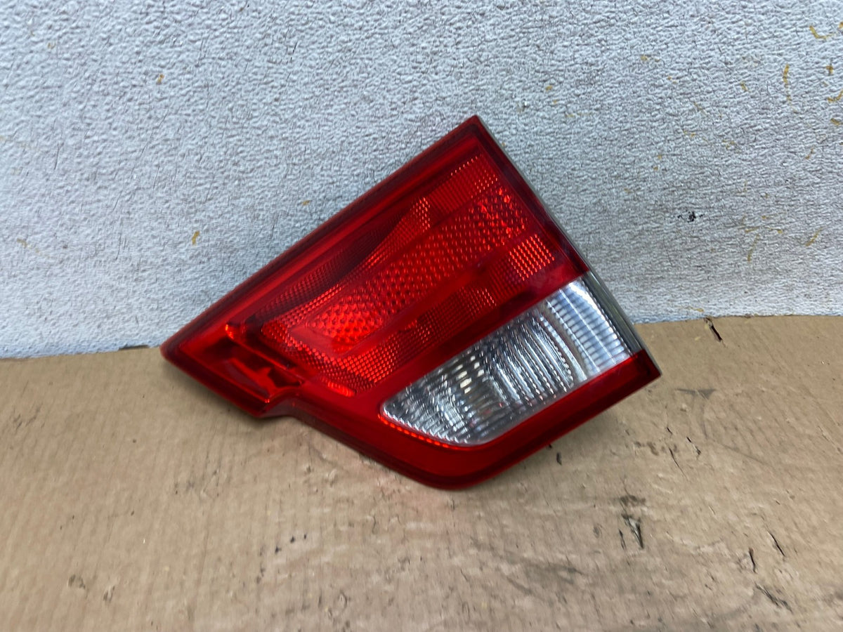 2011-2013 Jeep Grand Cherokee Right Passenger Rh Inner Tail Light AI8244 LK0