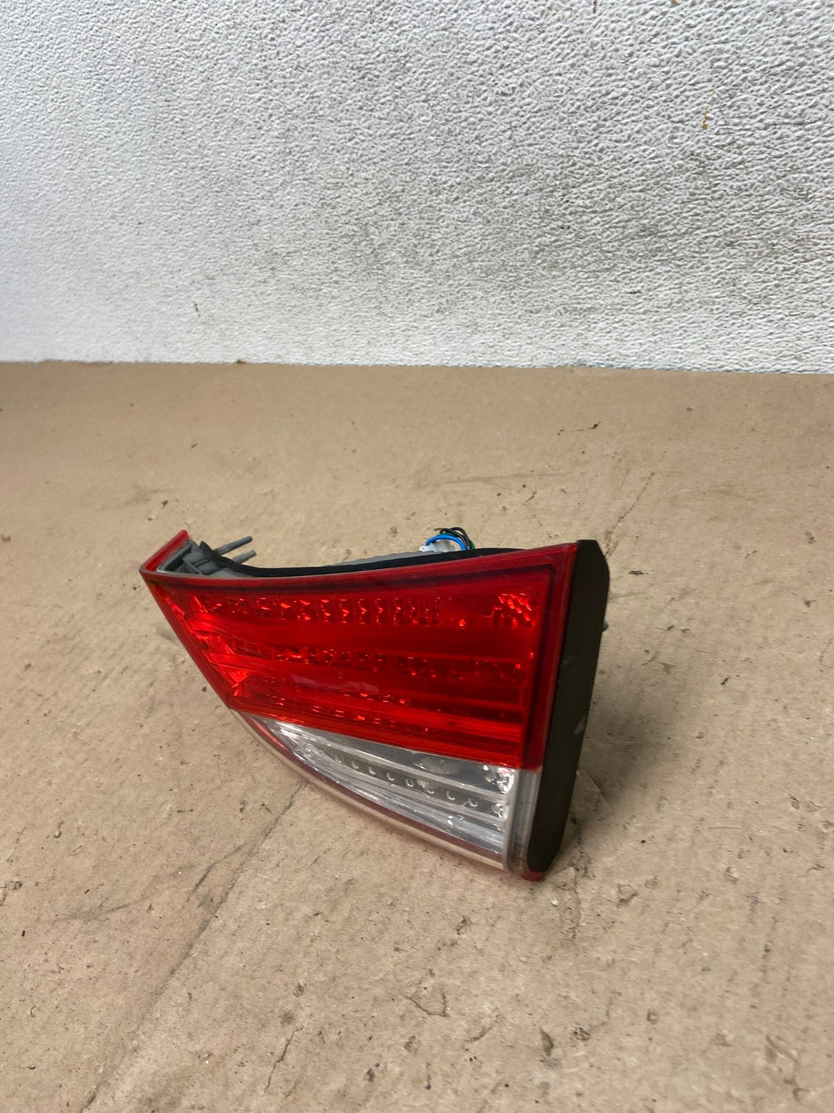 2011 2012 2013 Hyundai Elantra Inner Tail Light Right Passenger AG4907 LK2