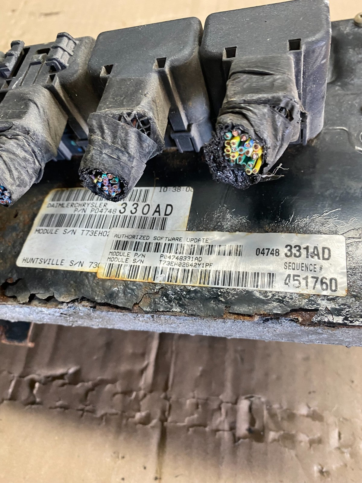 2004 Chrysler Pacifica Engine Control Computer ECM p04748330ad P0571 DG3