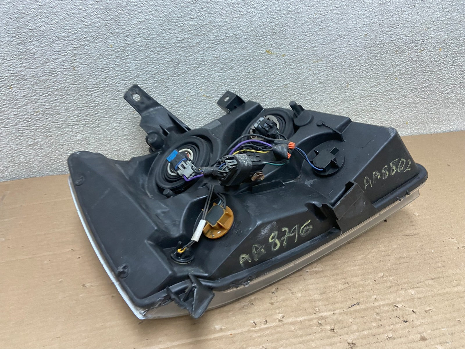 2007 to 2013 Chevrolet Suburban Tahoe Left Driver LH Headlight Oem AA8802 DW8