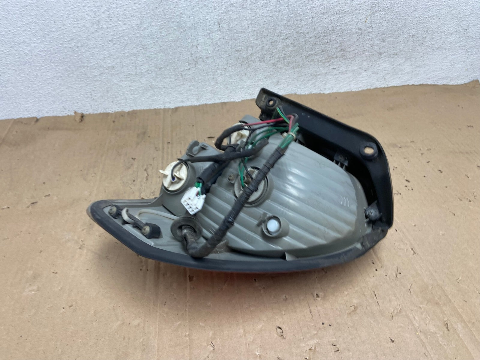 2005 to 2006 Hyundai Santa Fe Left Driver Side Tail Light AE9241 LK5