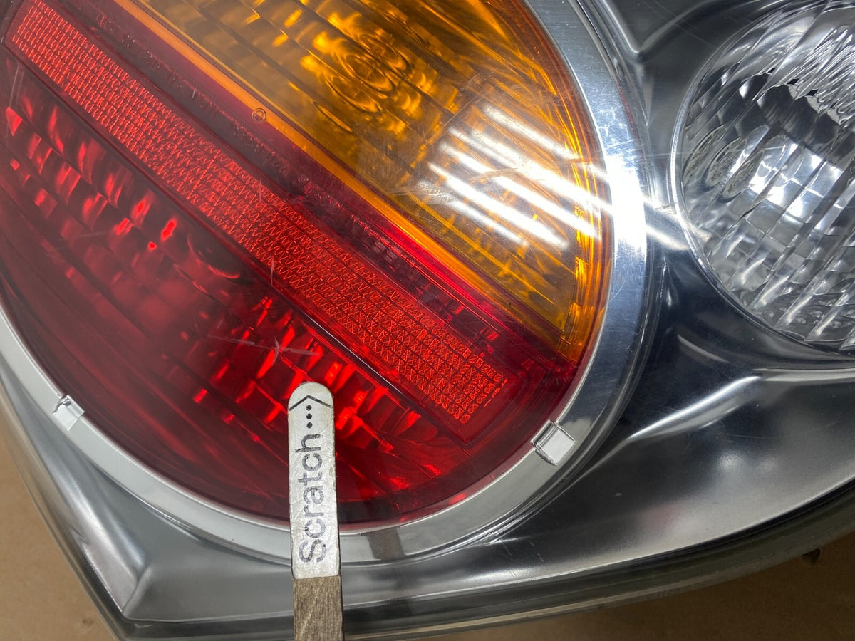 2002 2003 Nissan Maxima Right Passenger RH Side Tail Light M0385 DW3