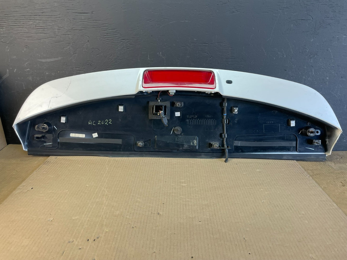 2011 to 2015 Ford Explorer Rear Upper Tailgate Liftgate Wing Spoiler AC2022  DG6