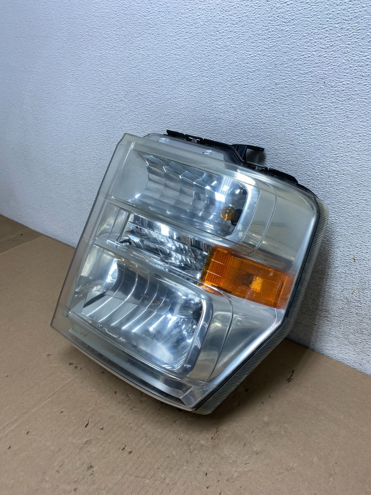 2008-2014 Ford Econoline E150 E250 E350 Left Driver LH Headlight AG6744 DW1
